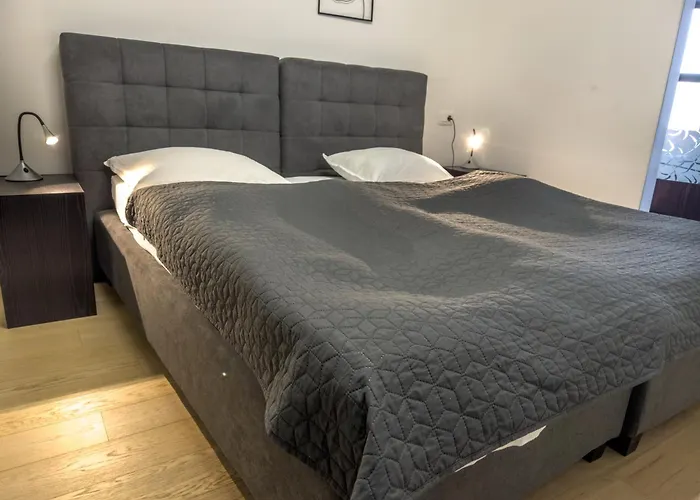 Eiprova By The River شقة ليوبليانا